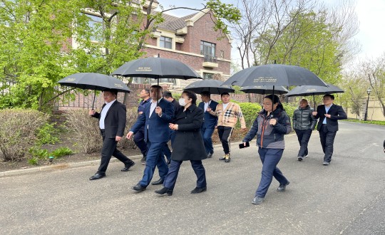 17.保利物业观摩团参观金沙js800000·美邑园区_副本.jpg 17.保利物业观摩团参观金沙js800000·美邑园区_副本.jpg