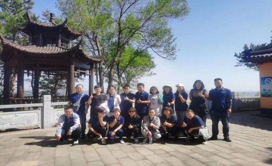 36.药业公司团建活动合影（帮手处置下清澈度）_副本.jpg