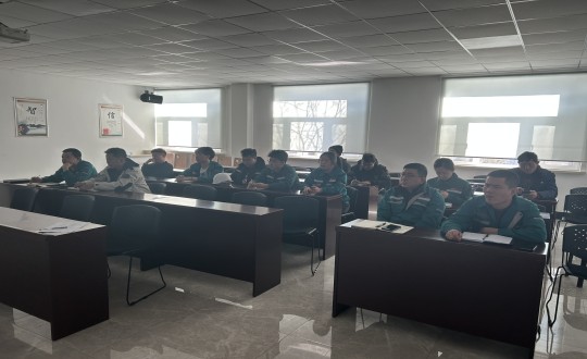 8.装配式总公司中车风电塔筒技艺交底会议现。ùχ孟峦计柿浚副本.jpg