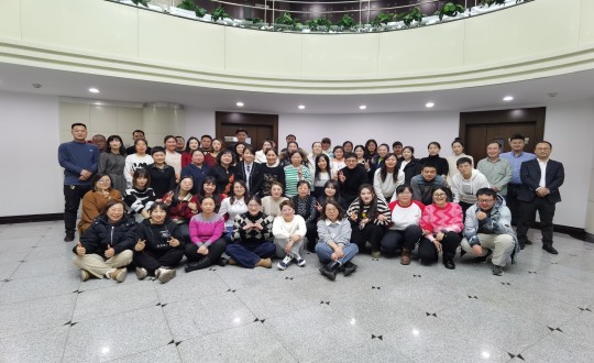 2024年1月13日，，药业公司进行2023年度总结赞美暨“平行腾飞”主题年会_副本.jpg