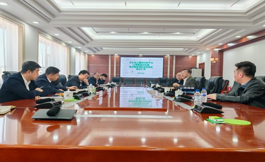 封面：：王岩董事长向双阳区委区当局辅导汇报工作（调整一下清澈度 图片摆正）_副本.jpg