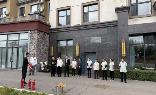 1.长白山金沙js800000酒店组织发展消防安全培训_副本.jpg